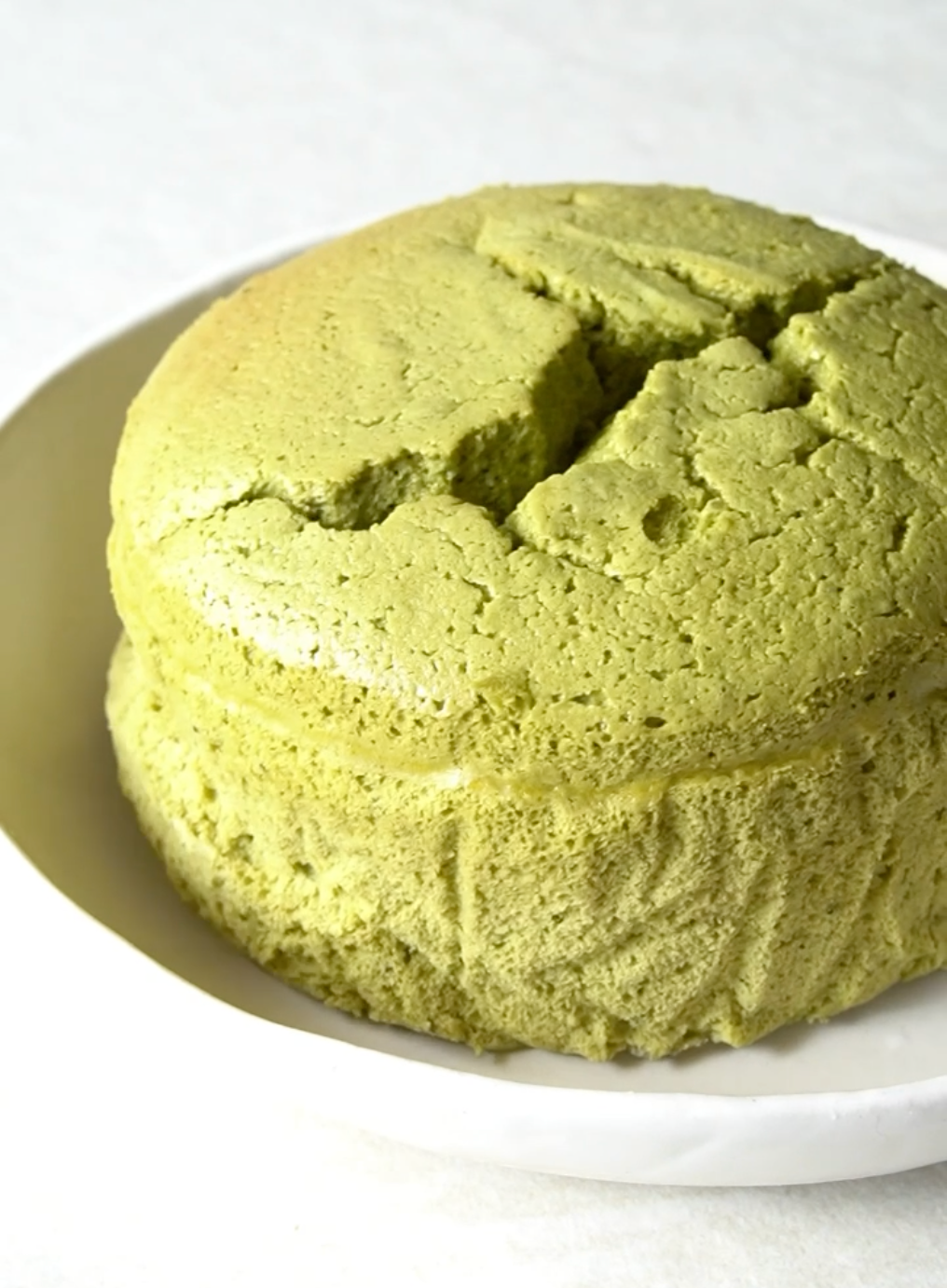 Jiggly & Fluffy Matcha Yogurt Cake